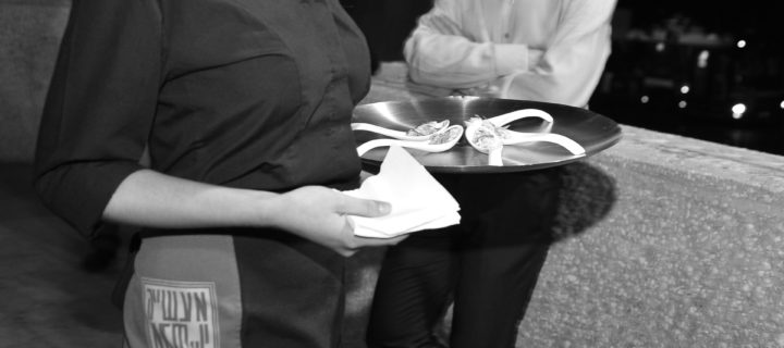 Dicke Kellner animieren zum Mehressen